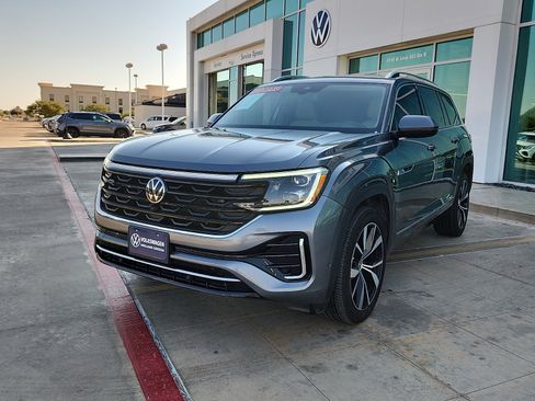 Used 2024 Volkswagen Atlas SEL Premium R-Line AWD/4WD image 2