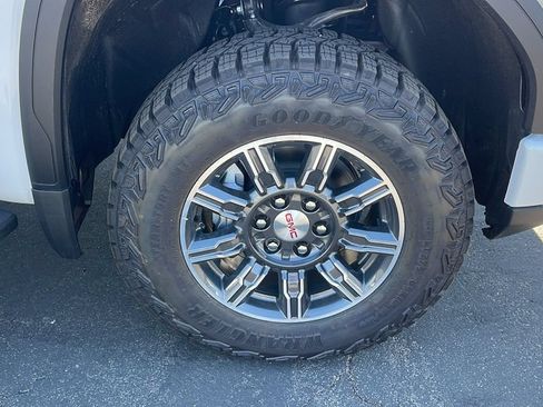 New 2026 GMC Sierra 1500 AT4 w/ AT4 Premium Package AWD/4WD image 9