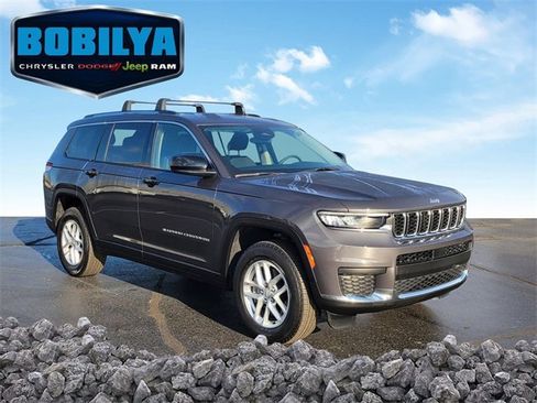 Used 2023 Jeep Grand Cherokee L Laredo image 2
