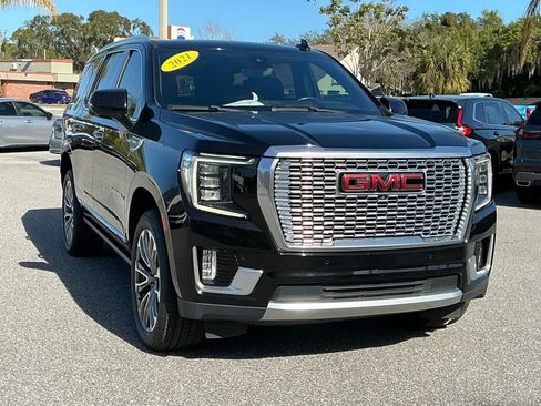 Used 2021 GMC Yukon Denali w/ Denali Premium Package image 11