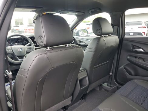 New 2025 Buick Envista Preferred image 8
