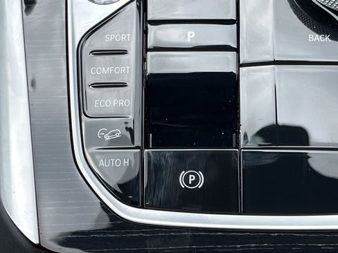 Used 2025 BMW X6 M60i image 9