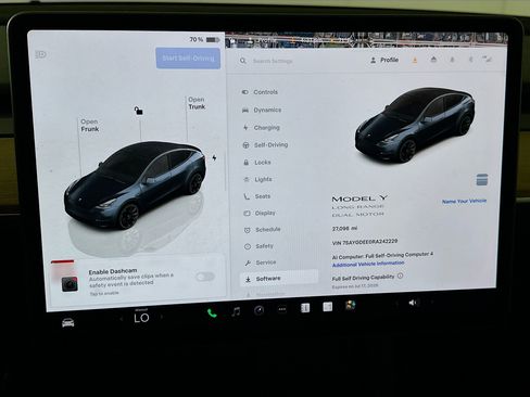 Used 2024 Tesla Model Y Long Range AWD/4WD image 17