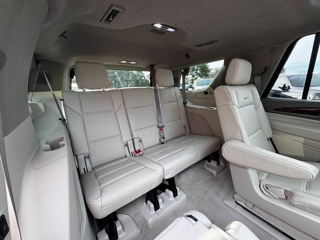 Used 2024 Cadillac Escalade Sport Platinum w/ LPO, ONYX Package AWD/4WD image 41