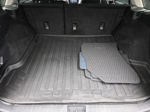 Used 2018 Subaru Outback 2.5i Premium AWD/4WD image 11