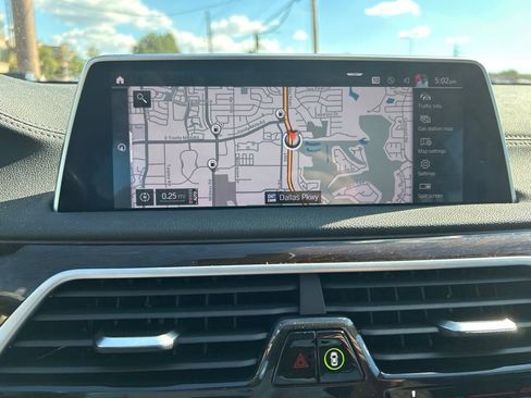 Used 2020 BMW 750i xDrive AWD/4WD image 9