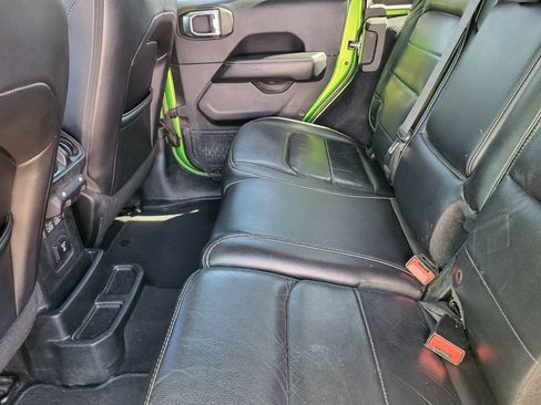 Used 2018 Jeep Wrangler Unlimited Sahara AWD/4WD image 23