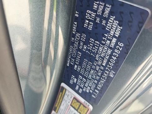 Used 2025 Kia Carnival SX w/ SX Dark Edition Package FWD image 18