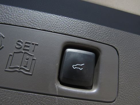 Used 2020 Lincoln Corsair Reserve image 14