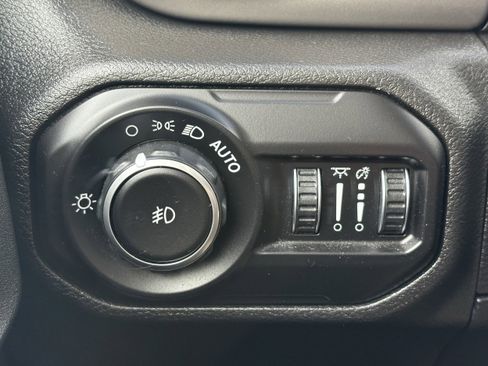 Used 2021 Jeep Wrangler Sport S image 18