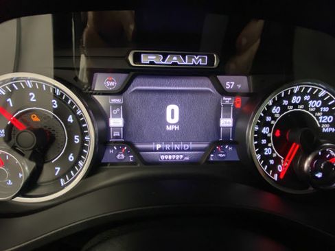 Used 2020 RAM 1500 Laramie AWD/4WD image 16