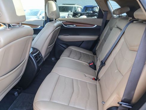 Used 2019 Cadillac XT5 Platinum image 18