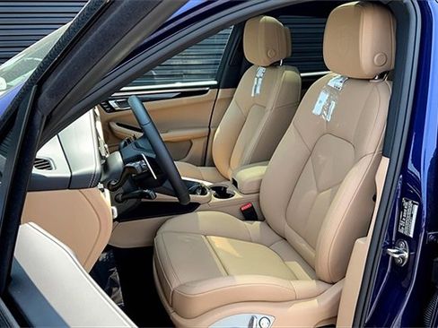 New 2025 Porsche Macan Turbo image 5