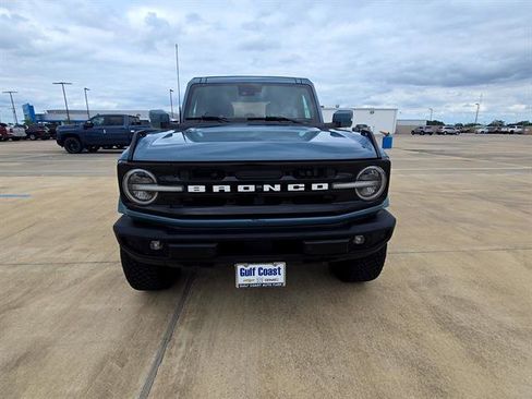 Used 2022 Ford Bronco Outer Banks w/ Sasquatch Package AWD/4WD image 2
