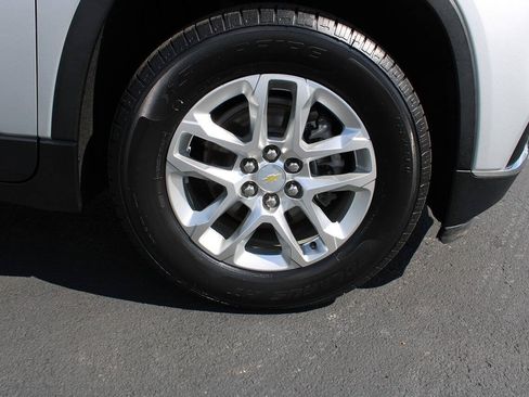 Used 2021 Chevrolet Traverse LT AWD/4WD image 15