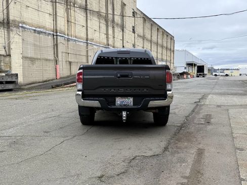 Used 2020 Toyota Tacoma TRD Off-Road w/ Blackout Package image 8