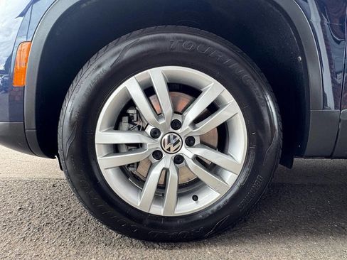 Used 2013 Volkswagen Tiguan S image 10