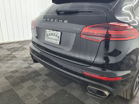Used 2017 Porsche Cayenne AWD/4WD image 19