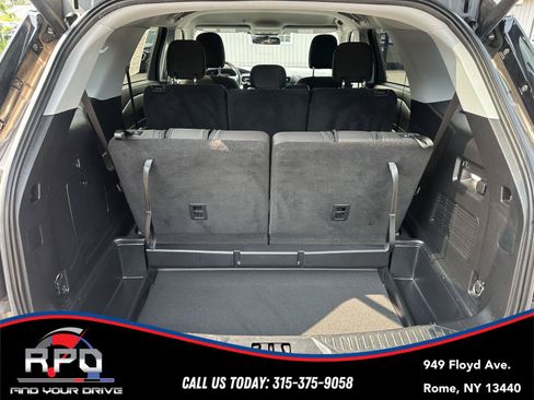 Used 2021 Ford Explorer XLT AWD/4WD image 28