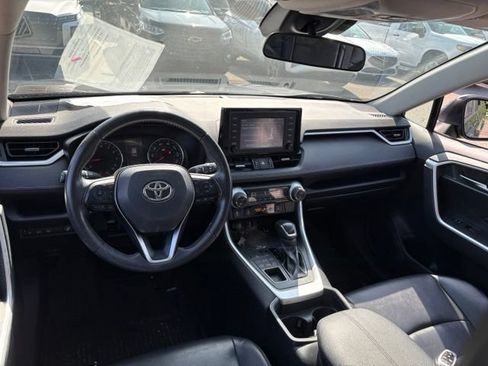 Used 2019 Toyota RAV4 XLE Premium w/ Cold Weather Package AWD/4WD image 10