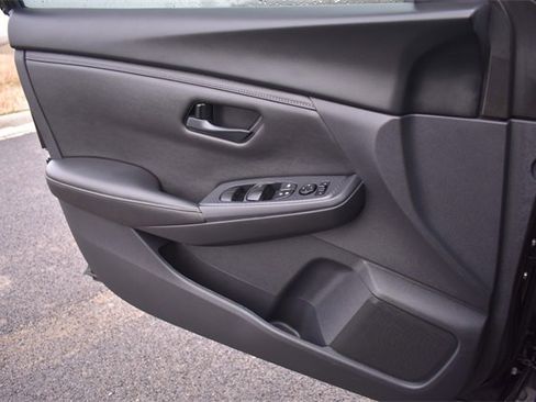 Used 2025 Nissan Sentra S image 28