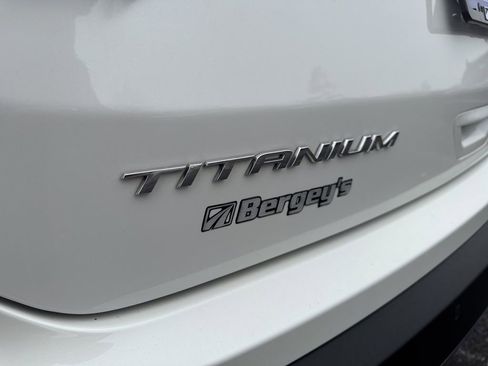 Certified 2023 Ford Edge Titanium image 10