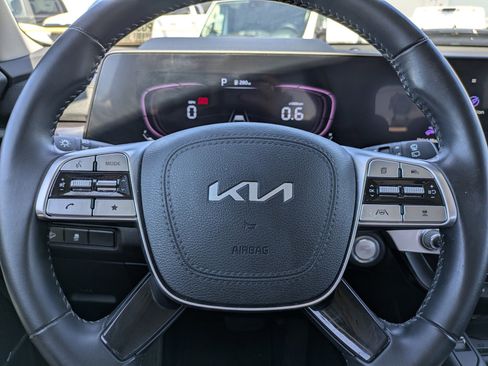 Certified 2023 Kia Telluride S image 21