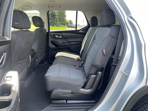 Used 2021 Chevrolet Traverse LS AWD/4WD image 21