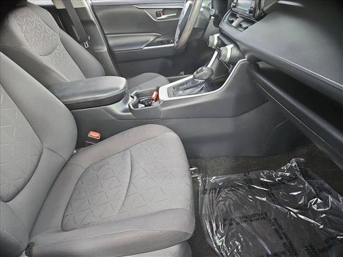 Used 2021 Toyota RAV4 XLE FWD image 26