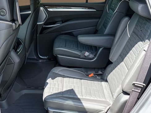 New 2026 Cadillac Escalade Platinum Sport w/ LPO, ONYX Package AWD/4WD image 19