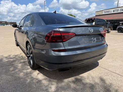 Used 2018 Volkswagen Passat GT image 5