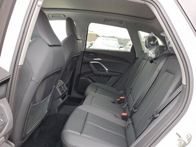 Used 2025 Audi Q5 Premium Plus w/ Premium Plus AWD/4WD image 6