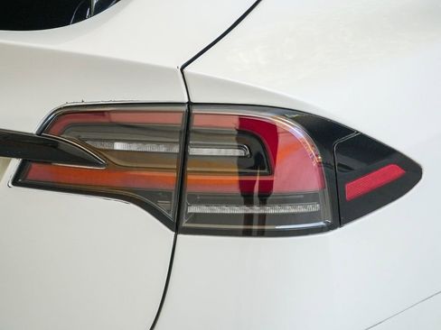Used 2022 Tesla Model X AWD/4WD image 7
