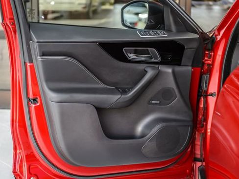 Used 2018 Jaguar F-PACE R-Sport image 48