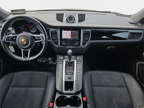 Used 2017 Porsche Macan Base image 10