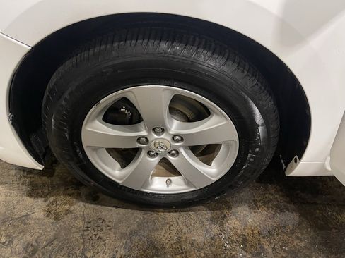 Used 2011 Toyota Sienna LE image 33