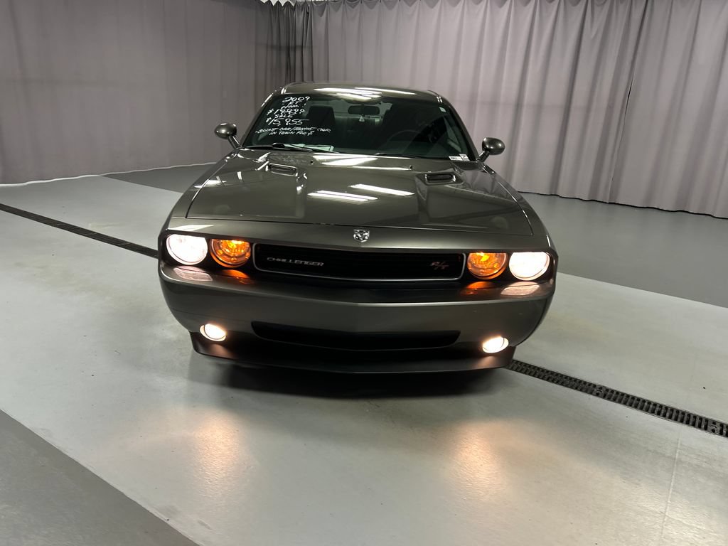 Used 2009 Dodge Challenger R/T RWD image 2