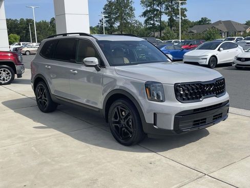 Used 2025 Kia Telluride EX X-Line AWD/4WD image 4