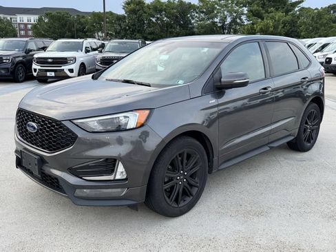 Used 2020 Ford Edge ST-Line w/ Cold Weather Package AWD/4WD image 5