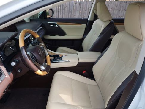 Used 2019 Lexus RX 450hL Luxury image 17