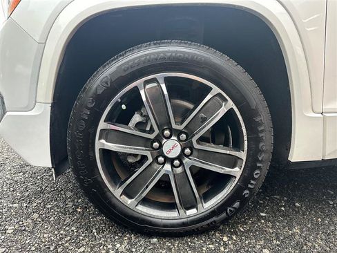 Used 2017 GMC Acadia Denali w/ Technology Package FWD image 13