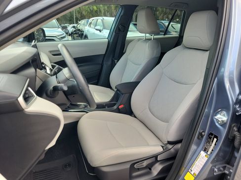 Used 2025 Toyota Corolla Cross L FWD image 15