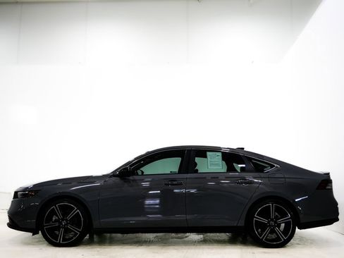 Used 2025 Honda Accord Sport image 6