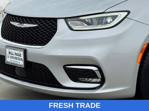 Used 2026 Chrysler Pacifica Limited image 6