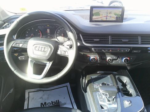 Used 2017 Audi Q7 3.0T Premium Plus w/ Premium Plus Package image 23