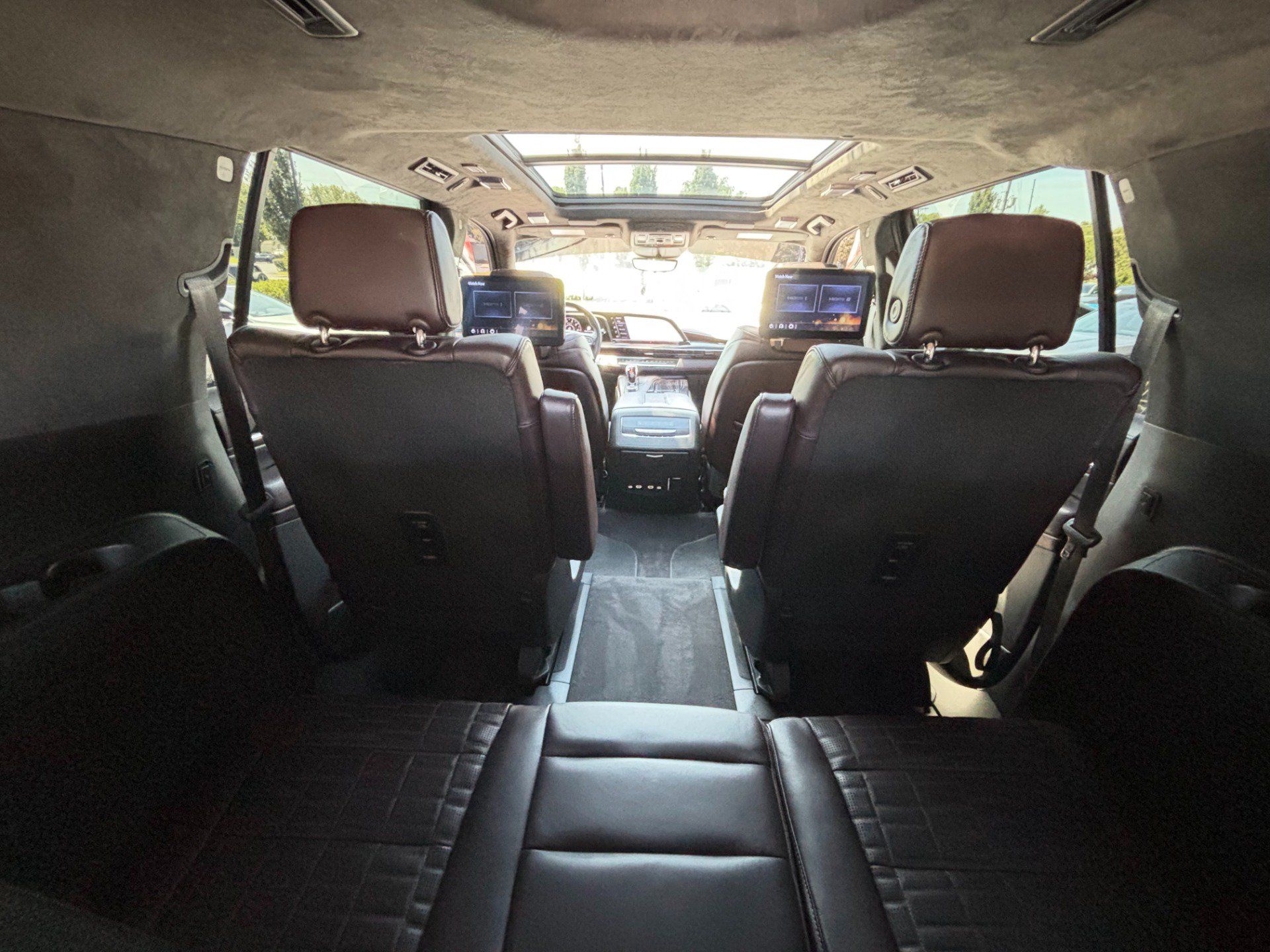 Used 2023 Cadillac Escalade ESV V AWD/4WD image 32
