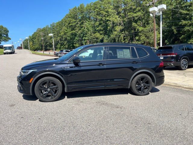 Used 2024 Volkswagen Tiguan SE R-Line FWD image 39