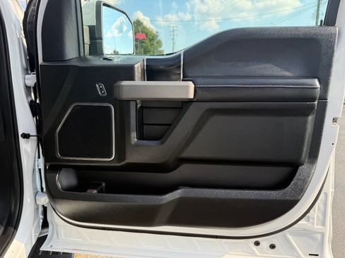 Used 2018 Ford F150 Raptor w/ Equipment Group 802A Luxury image 40