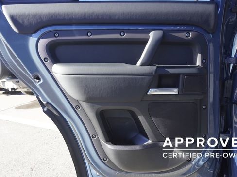 Used 2025 Land Rover Defender 110 S image 28