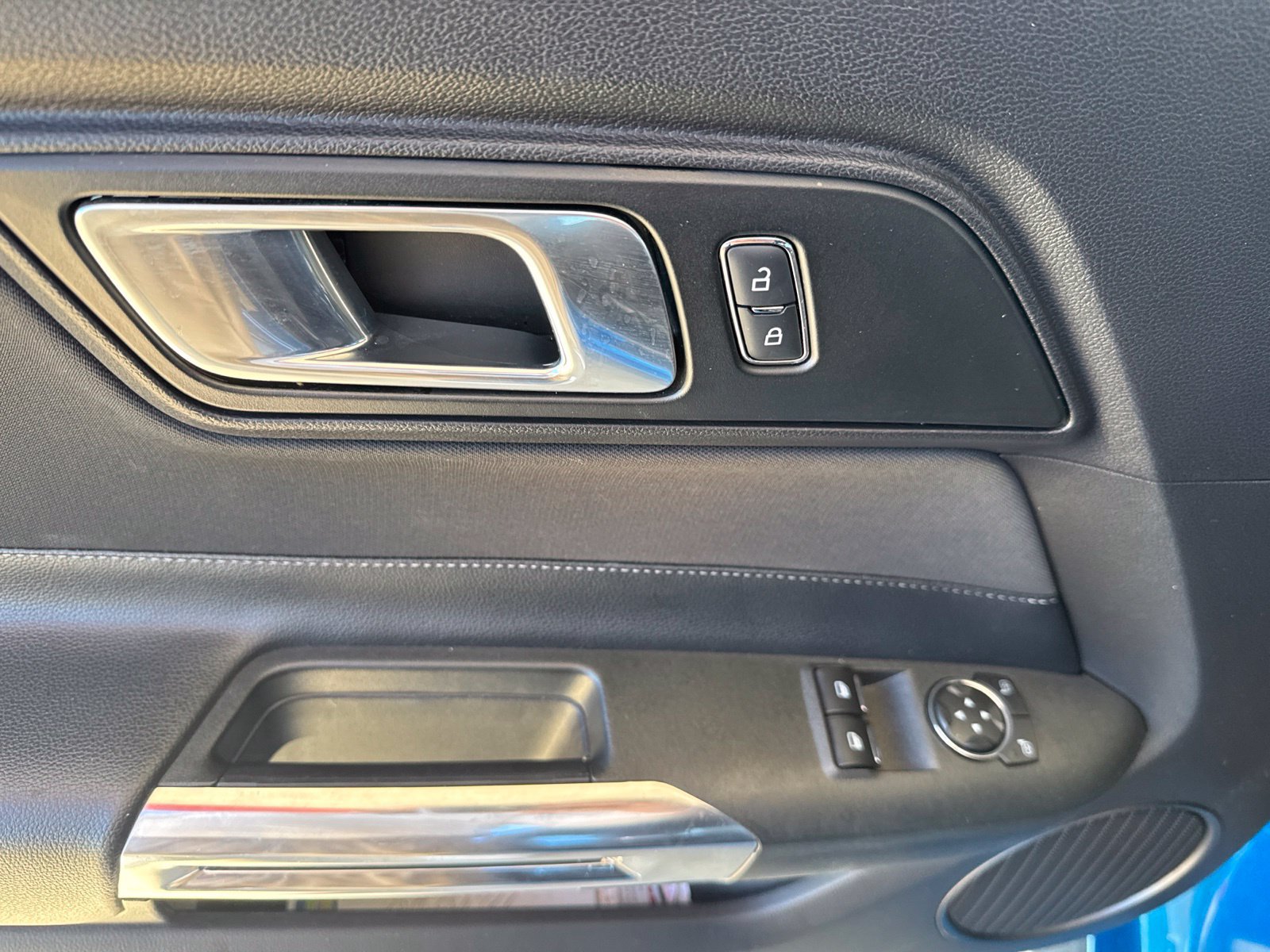 Used 2019 Ford Mustang Coupe RWD image 5